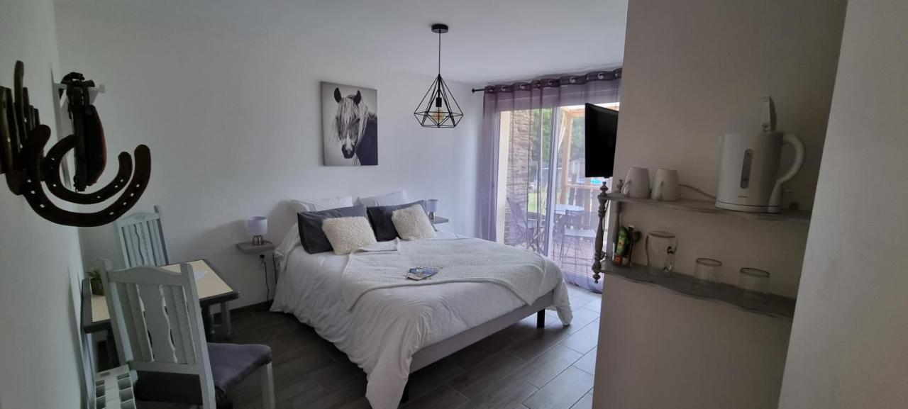 Bed and Breakfast La Bergerie Du Mesnil Livry  Zewnętrze zdjęcie